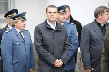Slávnostné odovzdávanie hasičského vozidla 25.10.2011 Slávnostné odovzdávanie hasičského vozidla 25.10.2011