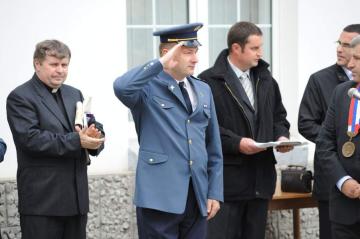 Slávnostné odovzdávanie hasičského vozidla 25.10.2011 Slávnostné odovzdávanie hasičského vozidla 25.10.2011