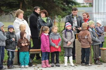 Slávnostné odovzdávanie hasičského vozidla 25.10.2011 Slávnostné odovzdávanie hasičského vozidla 25.10.2011