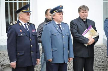 Slávnostné odovzdávanie hasičského vozidla 25.10.2011 Slávnostné odovzdávanie hasičského vozidla 25.10.2011
