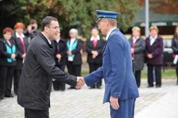Slávnostné odovzdávanie hasičského vozidla 25.10.2011 Slávnostné odovzdávanie hasičského vozidla 25.10.2011