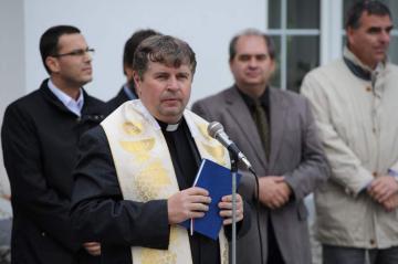Slávnostné odovzdávanie hasičského vozidla 25.10.2011 Slávnostné odovzdávanie hasičského vozidla 25.10.2011