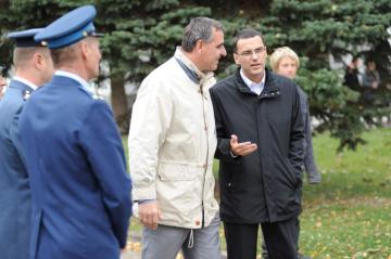 Slávnostné odovzdávanie hasičského vozidla 25.10.2011 Slávnostné odovzdávanie hasičského vozidla 25.10.2011