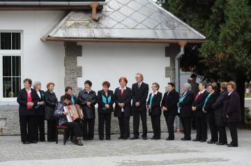 Slávnostné odovzdávanie hasičského vozidla 25.10.2011 Slávnostné odovzdávanie hasičského vozidla 25.10.2011